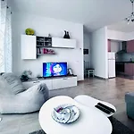 Appartamento The Place 2, Qerret Golem (Tirana)