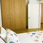 Appartamento The Place 2, Qerret *