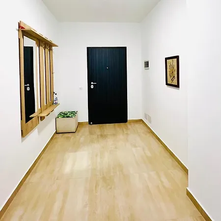 The Place 2, Qerret * Голем