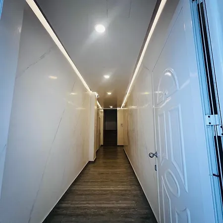 The Place 2, Qerret Апартаменты