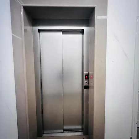 The Place 2, Qerret Апартаменты *